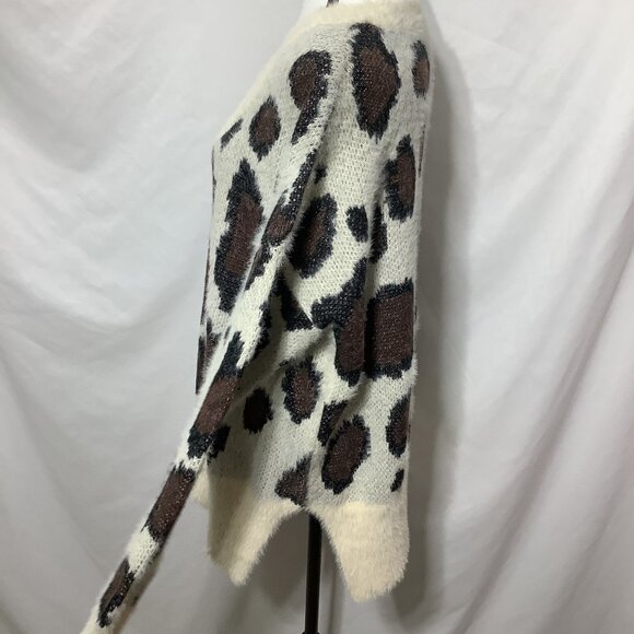 UMGEE-ANIMAL PRINT-FALL SWEATER LEOPARD FUZZY PULLOVER DISTRESSED V-NECK -Large - Picture 3 of 6